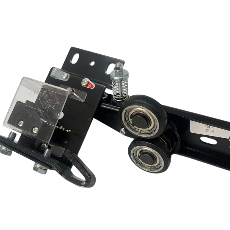 Elevator door locking device